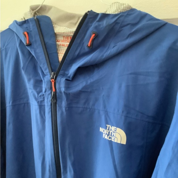 The North Face Summit Series Lightweight Rain Jacket - Picture 3 of 7